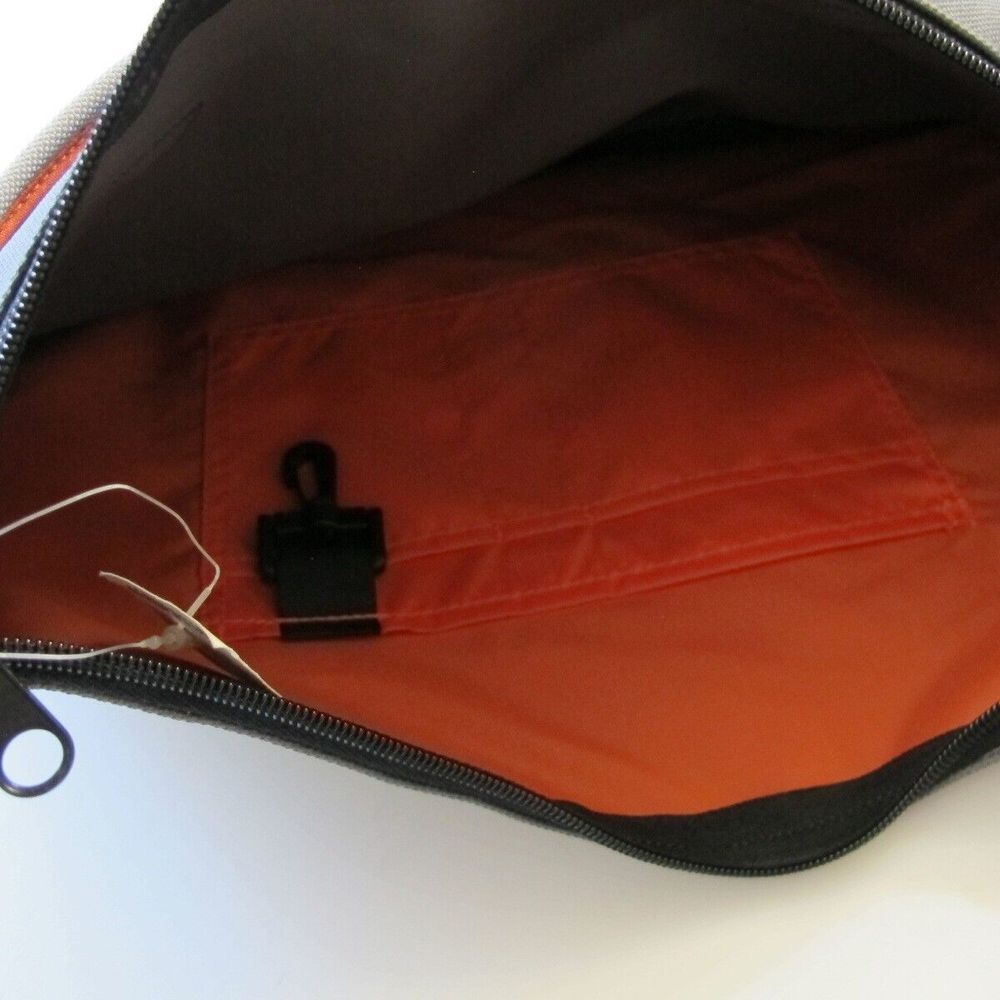 Aeropostale Unique Women's or Unisex Crossbody Carrybag - Picture 8 of 9